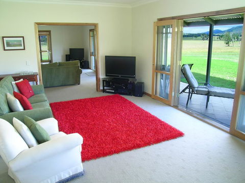 Kinsale Cottage - Lightning Ridge Tourism 2