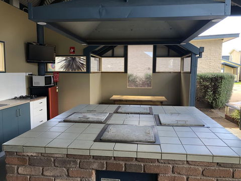 Koonwarra Holiday Park - Lightning Ridge Tourism 2