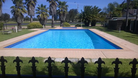 Koonwarra Holiday Park - Lightning Ridge Tourism 0