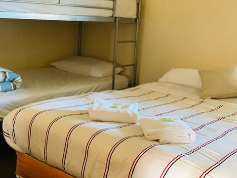 Kootingal Hotel - Lightning Ridge Tourism 2