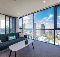 KOZYGURU BROADBEACH AMAZING VIEW 2 BED APT  FREE PARKING WALK TO BEACH QBR004 - Lightning Ridge Tourism