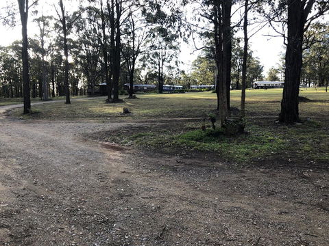 Krinklewood Cottage & Train Carriages - Lightning Ridge Tourism 1