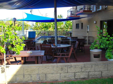 Kurrimine Beach Motel - Lightning Ridge Tourism 1