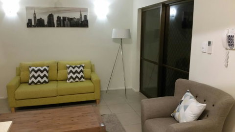 L'Amor Holiday Apartments - Lightning Ridge Tourism 3