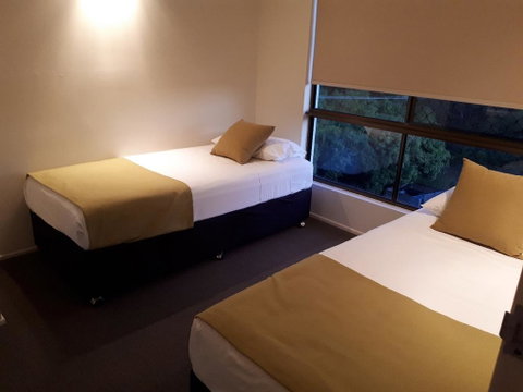 L'Amor Holiday Apartments - Lightning Ridge Tourism 2