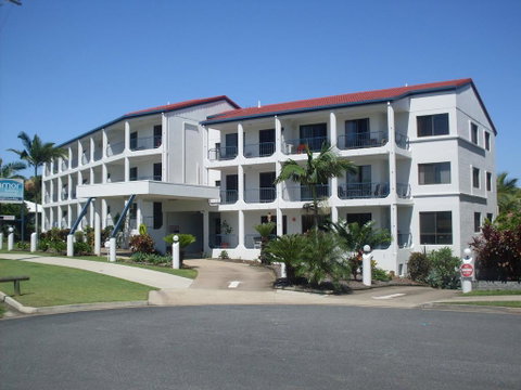 L'Amor Holiday Apartments - Lightning Ridge Tourism 0
