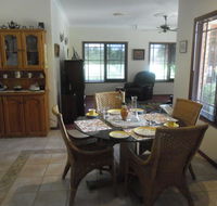 La Lagoon BB - Lightning Ridge Tourism