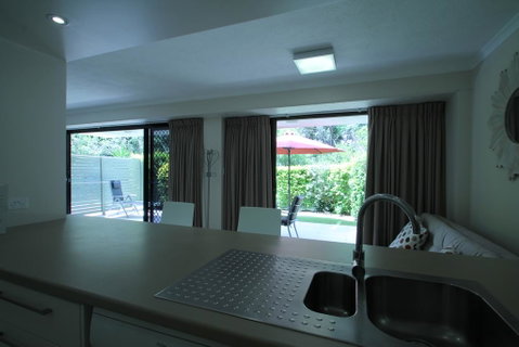 La Mer Holiday Apartments - Lightning Ridge Tourism 0