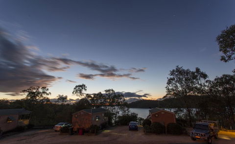 Lake Monduran Holiday Park - Lightning Ridge Tourism 0
