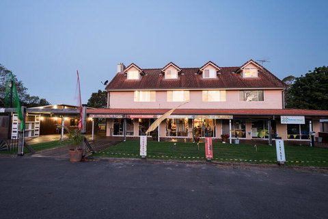 Land Of Lost Treasure - Lightning Ridge Tourism 1