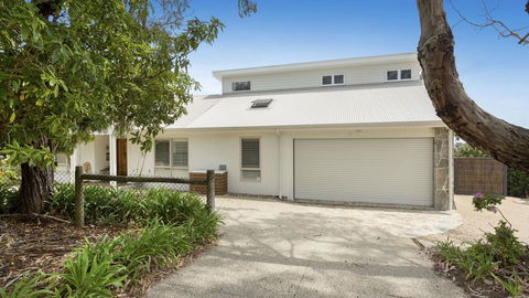 LANIKAI - MOUNT MARTHA - Lightning Ridge Tourism 3