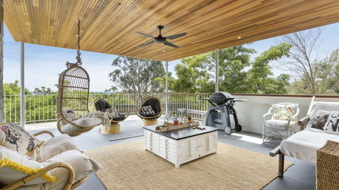 LANIKAI - MOUNT MARTHA - Lightning Ridge Tourism 0