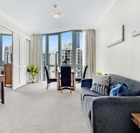 Legends 1 Bedroom Spa Suite - We Accommodate - Lightning Ridge Tourism