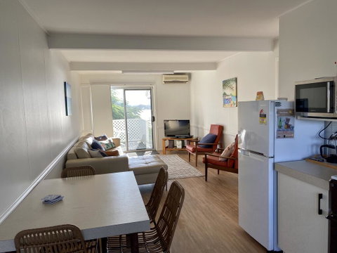 Leisure-Lee Holiday Apartments - Lightning Ridge Tourism 3