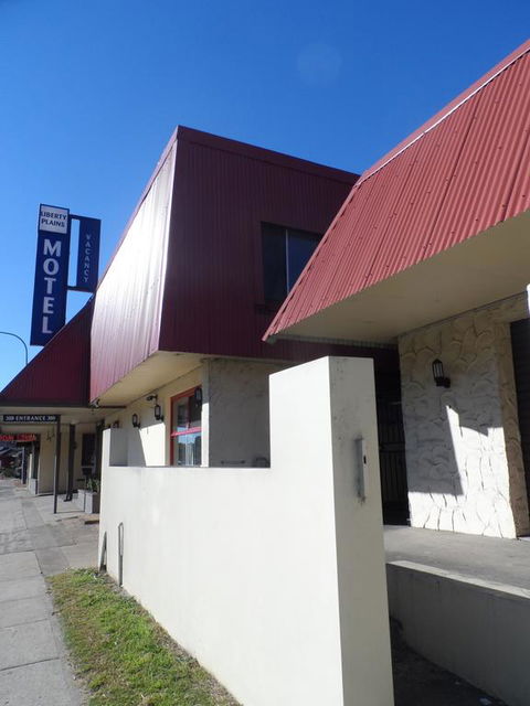 Liberty Plains Motor Inn - Lightning Ridge Tourism 3