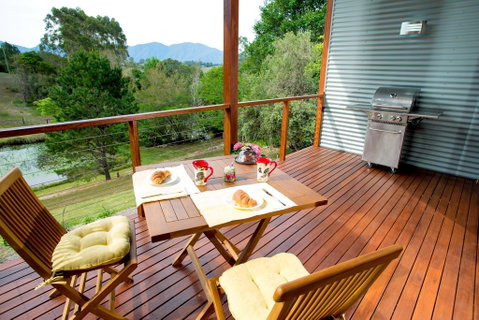 Lilypad Luxury Cabins - Lightning Ridge Tourism 1
