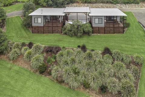 Lilypad Luxury Cabins - Lightning Ridge Tourism 2