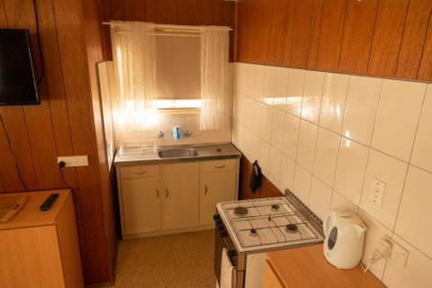 Limestone Cottage - Lightning Ridge Tourism 3