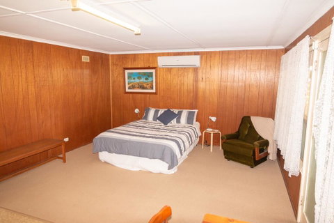 Limestone Cottage - Lightning Ridge Tourism 1