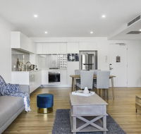 Luxe Beach Holiday Unit With Parking Pool and Gym - Lightning Ridge Tourism
