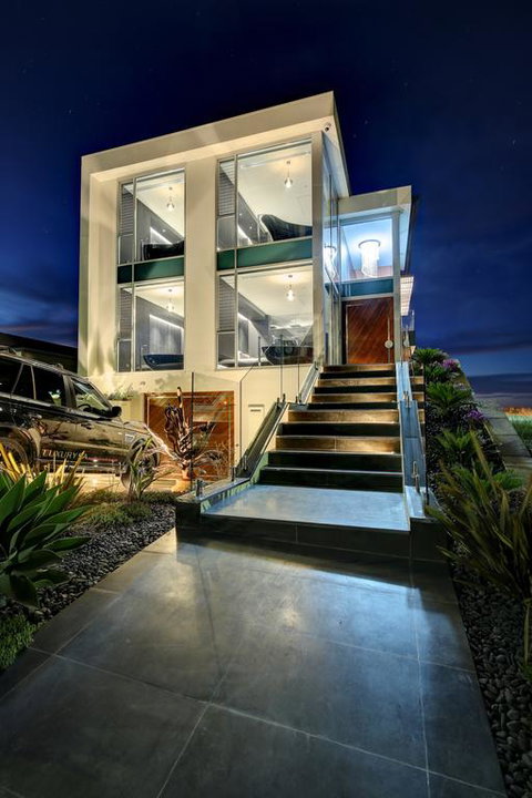 Luxe Haus - Lightning Ridge Tourism 3