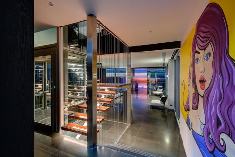 Luxe Haus - Lightning Ridge Tourism 1