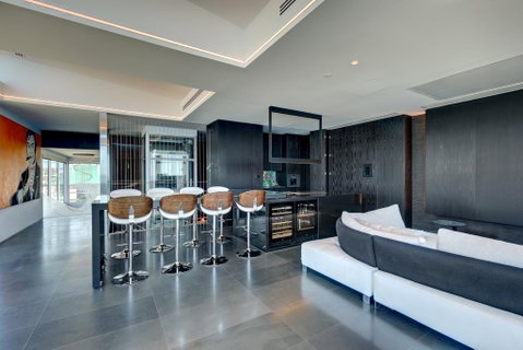 Luxe Haus - Lightning Ridge Tourism 0