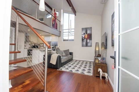 Luxury Executive Apartment - Lightning Ridge Tourism 0