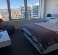 Luxury Large One Bedroom Surfers Paradise - Lightning Ridge Tourism