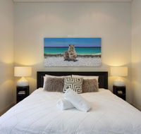 Luxury Modern Escapia - Lightning Ridge Tourism