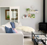 Luxury Storybook Manor Guest Suite - Lightning Ridge Tourism