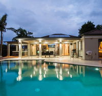 Luxury Waterfront Home - Lightning Ridge Tourism