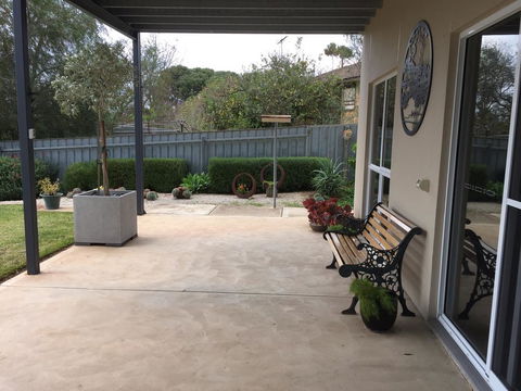 Lyreen's Apartment - Lightning Ridge Tourism 2