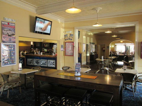 Maclean Hotel - Lightning Ridge Tourism 3