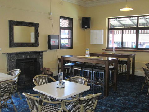 Maclean Hotel - Lightning Ridge Tourism 1