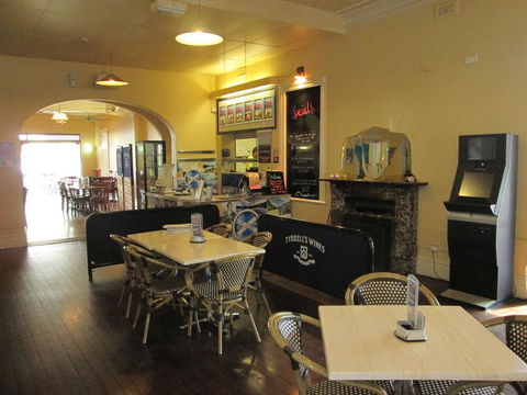 Maclean Hotel - Lightning Ridge Tourism 2