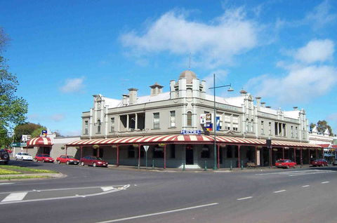 Madden's Commercial Hotel - Lightning Ridge Tourism 0