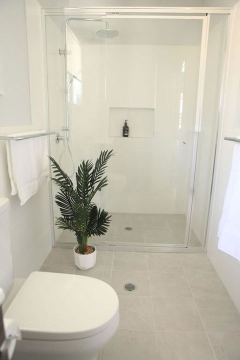 Mala Retreat, Shiraz Suite 5 Star Immaculate And Comfortable - Lightning Ridge Tourism 3