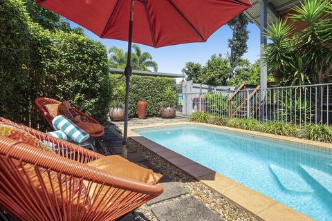MANDALAY ESCAPE, SECLUSION & SERENITY WITH A POOL - Lightning Ridge Tourism 3