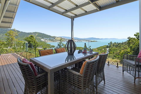 MANDALAY ESCAPE, SECLUSION & SERENITY WITH A POOL - Lightning Ridge Tourism 1