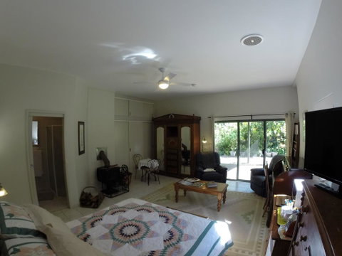 Mandalay House - Lightning Ridge Tourism 2