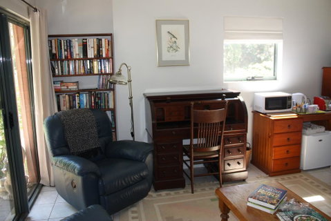 Mandalay House - Lightning Ridge Tourism 0