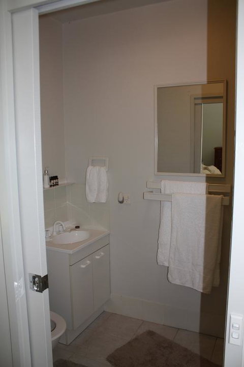 Mandalay House - Lightning Ridge Tourism 3