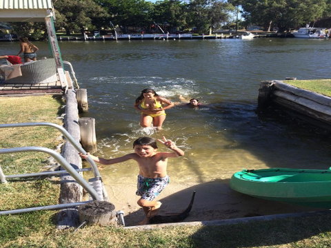 Mandurah Riverfront Holiday Rental - Lightning Ridge Tourism 1