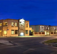 May Park Executive Apartments - Lightning Ridge Tourism