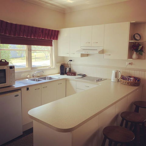 McCaffrey's Estate - Lightning Ridge Tourism 3
