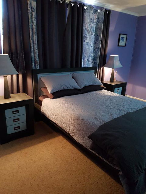 Meekatharra Outback Beach House - Lightning Ridge Tourism 0