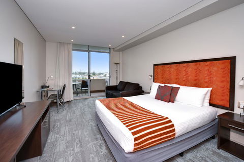 Mercure Centro Port Macquarie - Lightning Ridge Tourism 3