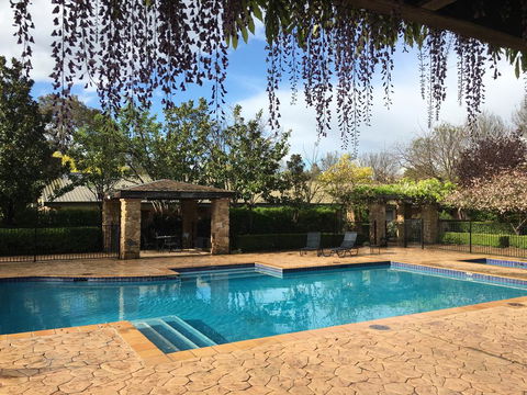 Mercure Resort Hunter Valley Gardens - Lightning Ridge Tourism 2