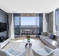 Meriton Suites Southport - Lightning Ridge Tourism